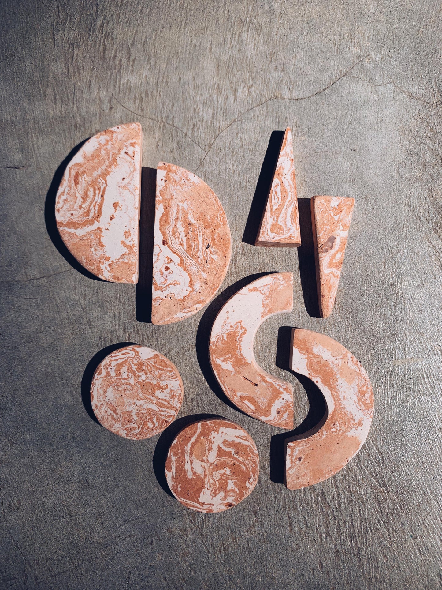 Workshop: Imprints in Clay–a personalised tile making workshop